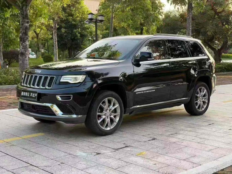 汕头16年Jeep大切诺基3