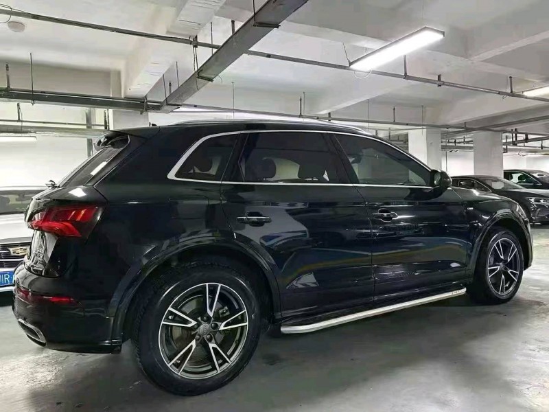 成都20年奥迪Q57