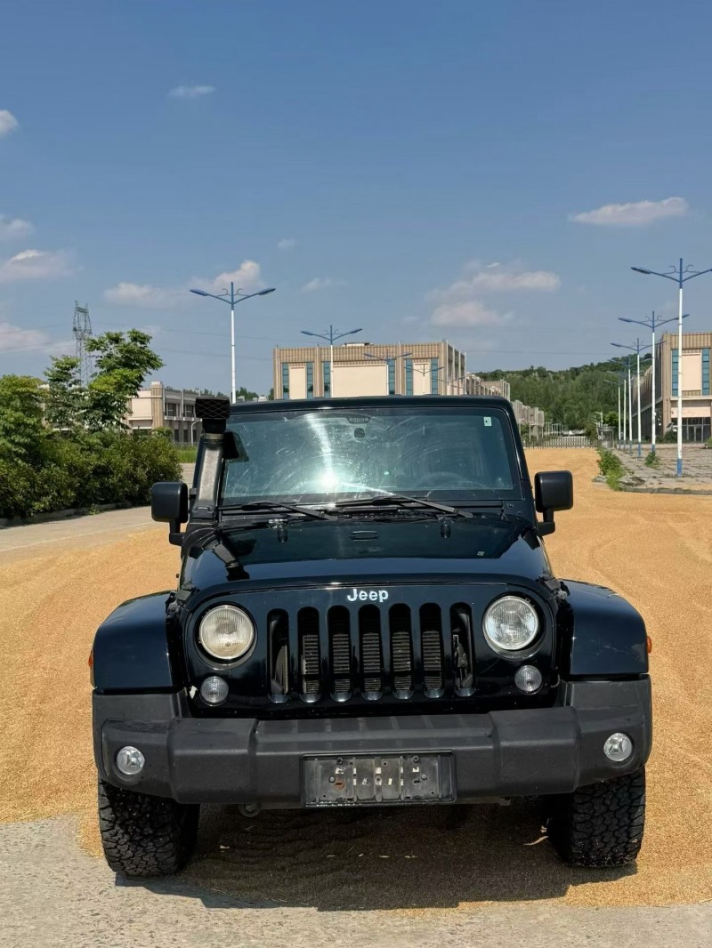 枣庄14年Jeep牧马人1
