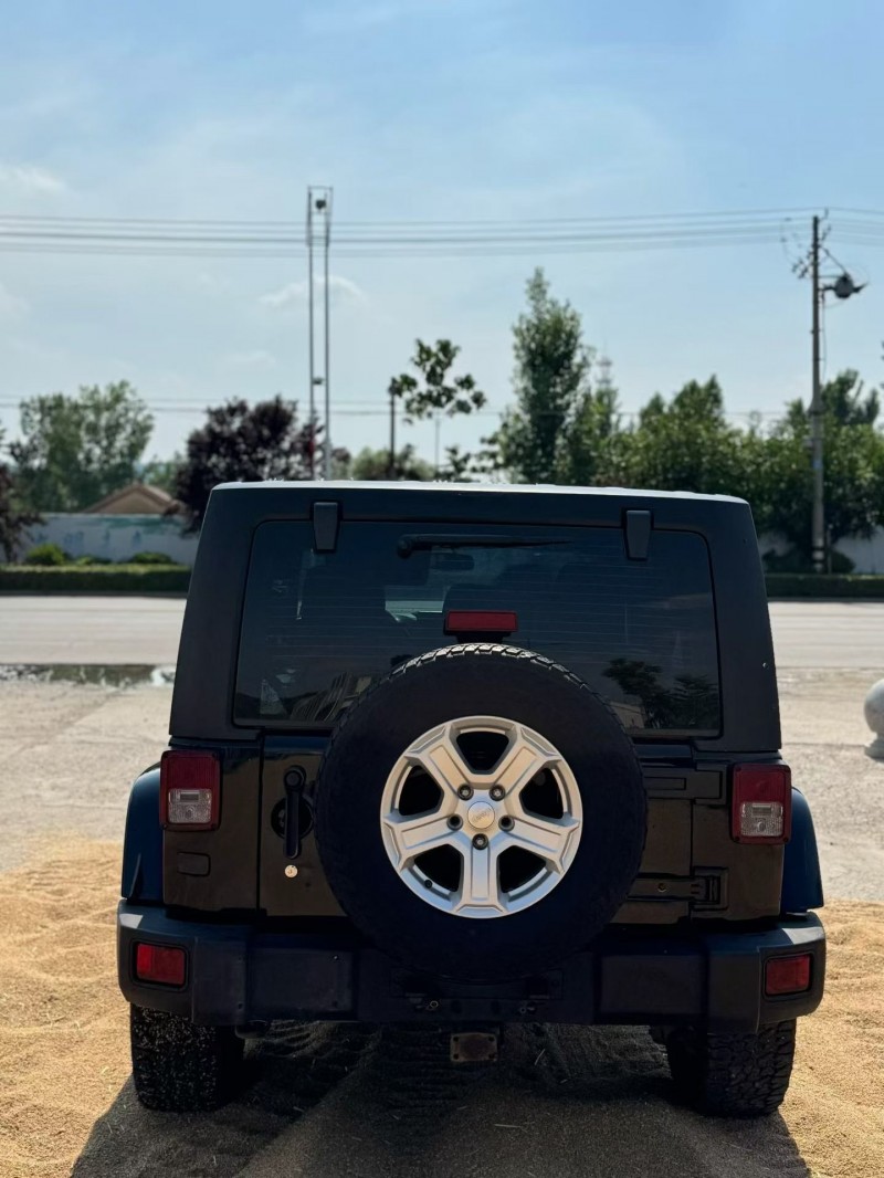 枣庄14年Jeep牧马人9