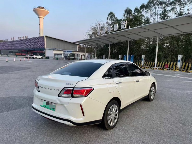 湛江22年启辰D606