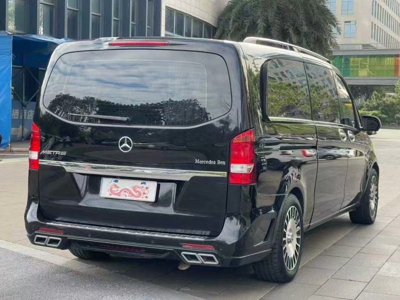 深圳19年奔驰威霆7