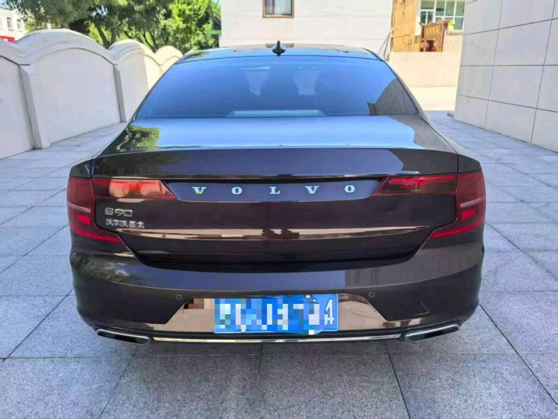 保定18年沃尔沃S902