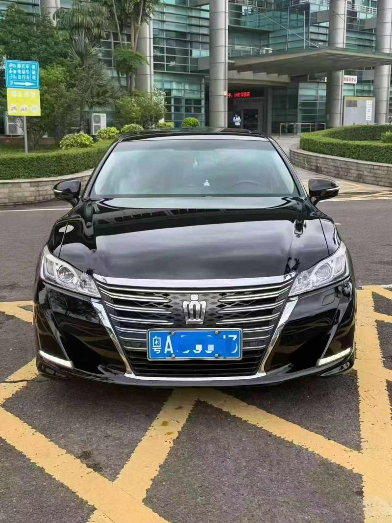 珠海16年丰田皇冠1