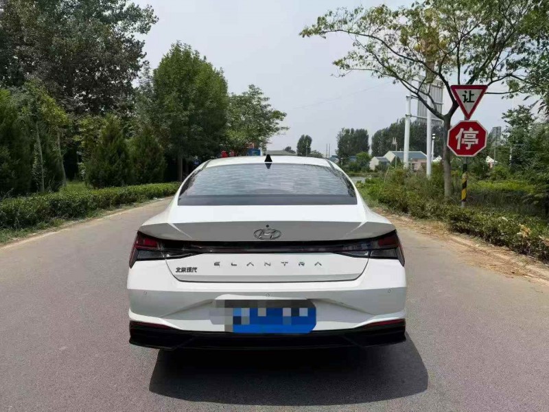 新乡22年现代伊兰特8
