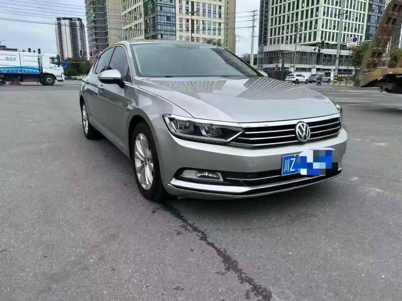 德阳17年大众迈腾2