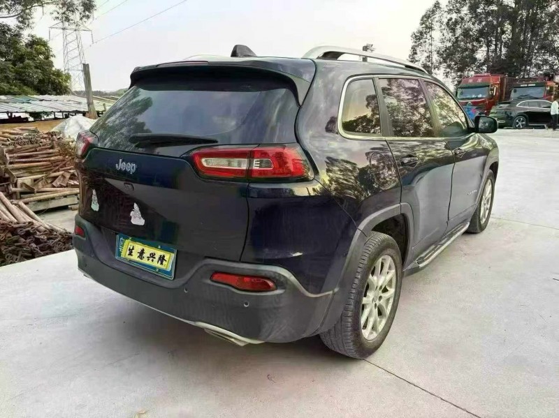 湛江18年Jeep自由光5