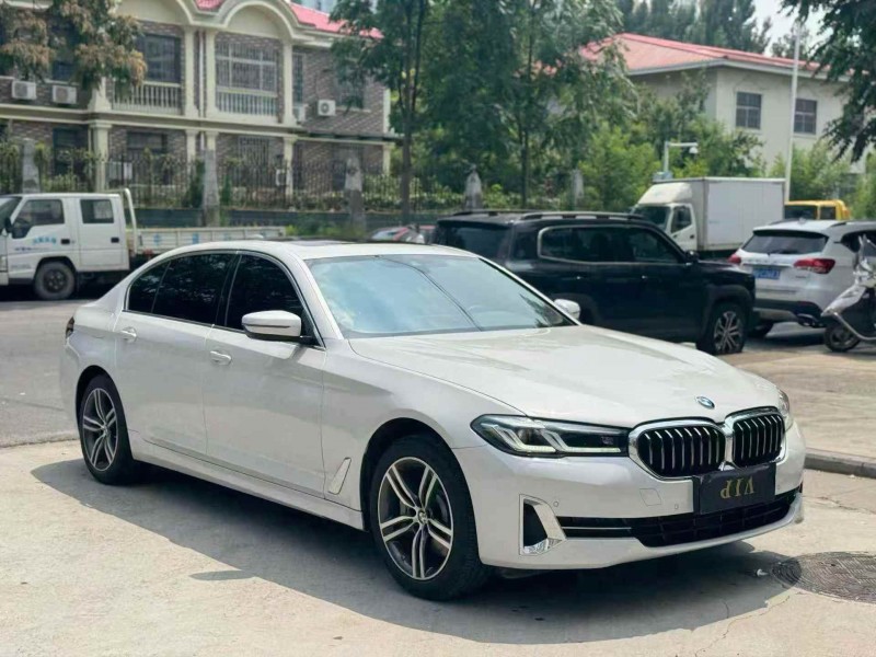 新乡22年宝马5系3