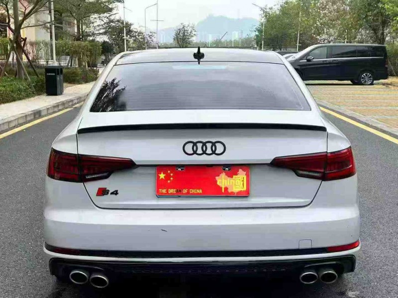 广州18年奥迪A4L6