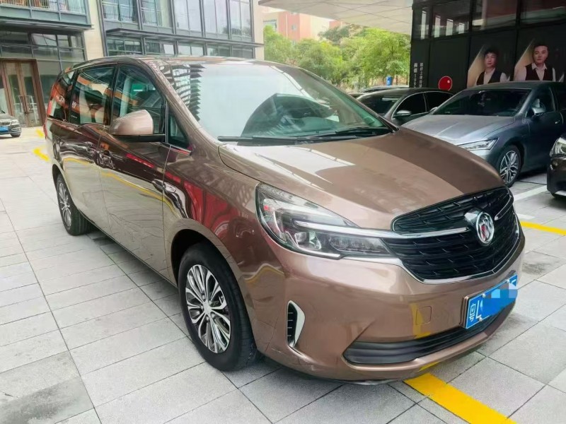 深圳21年别克GL82