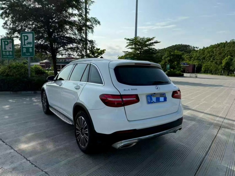广州17年奔驰GLC8
