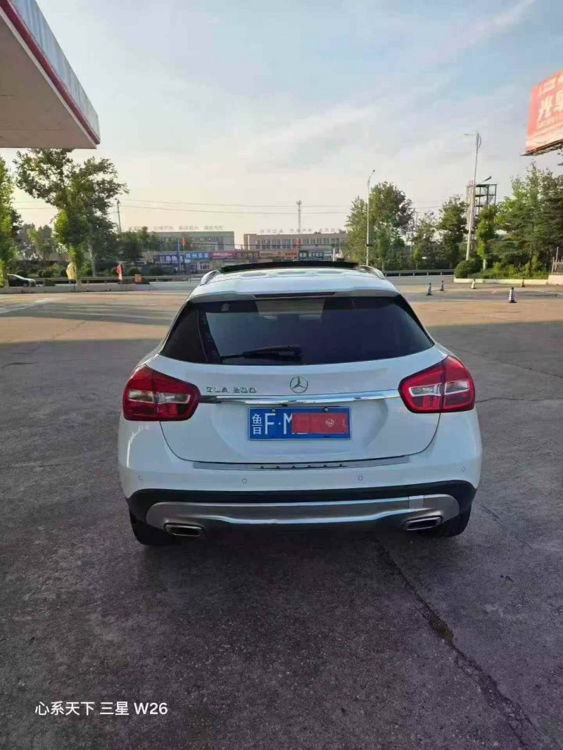 东营16年奔驰GLA9