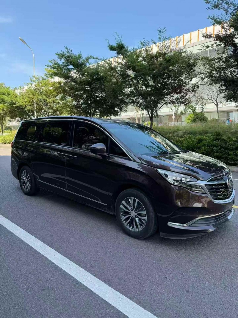 东营21年别克GL82