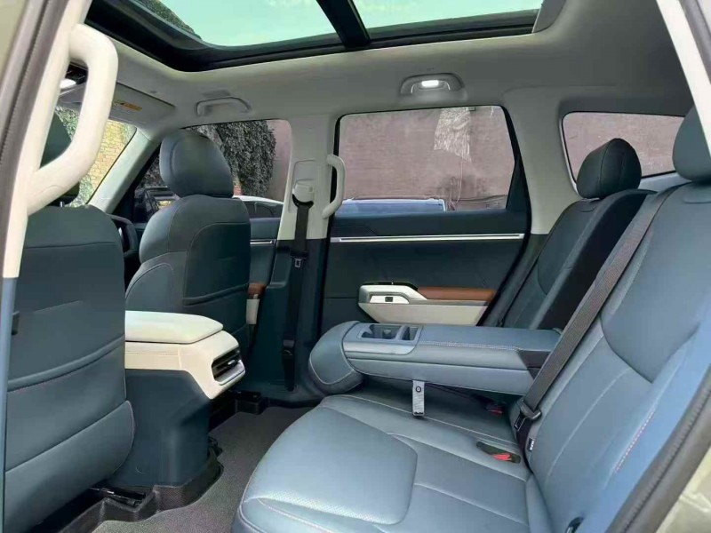 东营25年长安汽车深蓝6