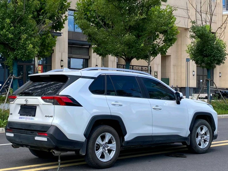 武汉24年丰田RAV47