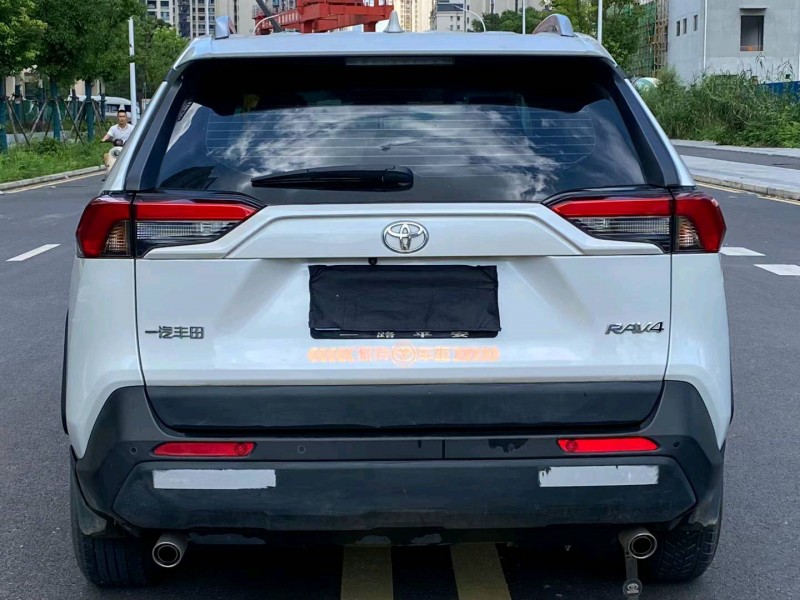 武汉24年丰田RAV48