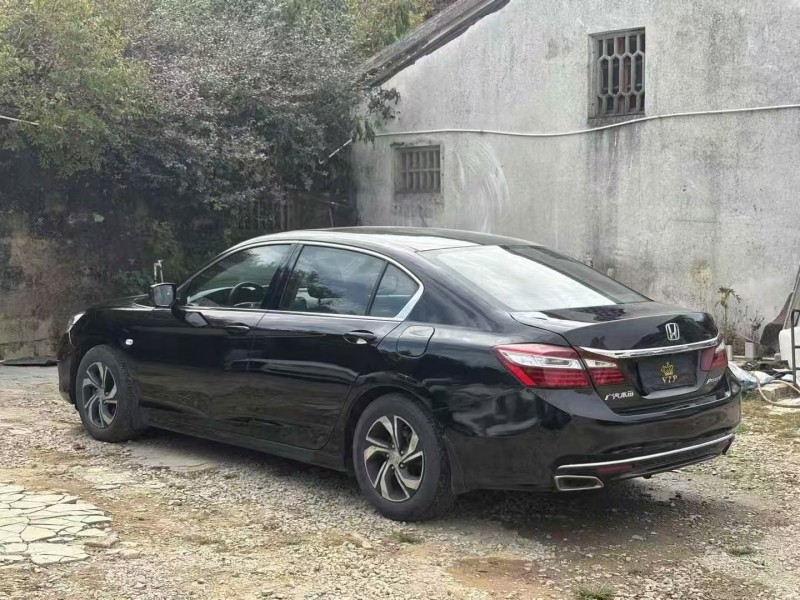 佛山17年本田雅阁9