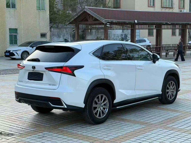 汕头19年雷克萨斯NX9