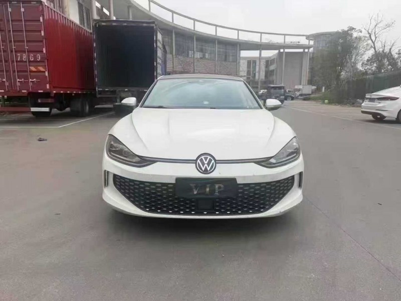 绍兴22年大众凌渡1