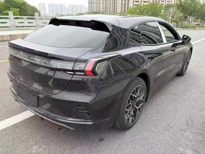 湖州26年极氪汽车0019