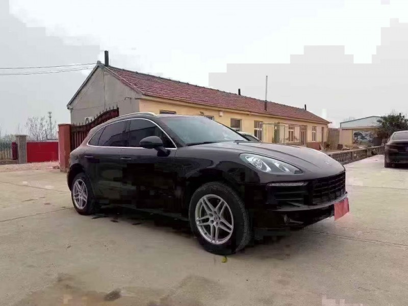青岛15年保时捷Macan3