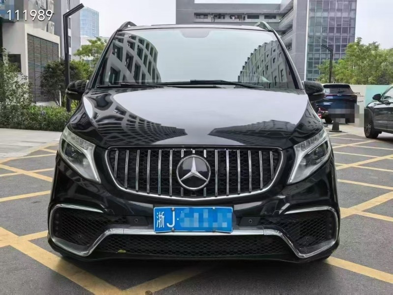 深圳19年奔驰威霆1