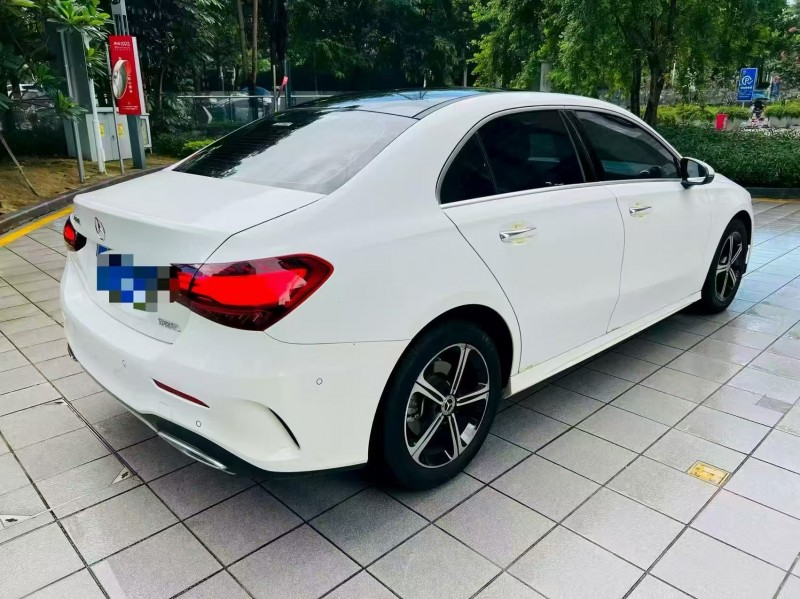 深圳25年奔驰A7