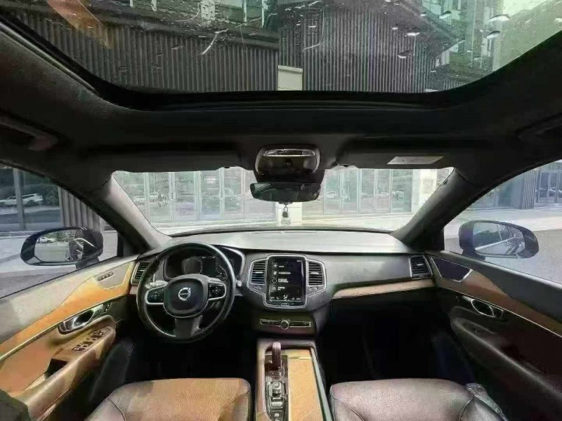 重庆20年沃尔沃XC605