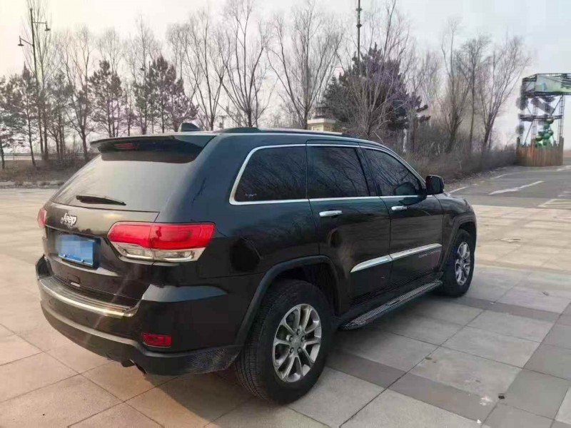 潍坊16年Jeep大切诺基7