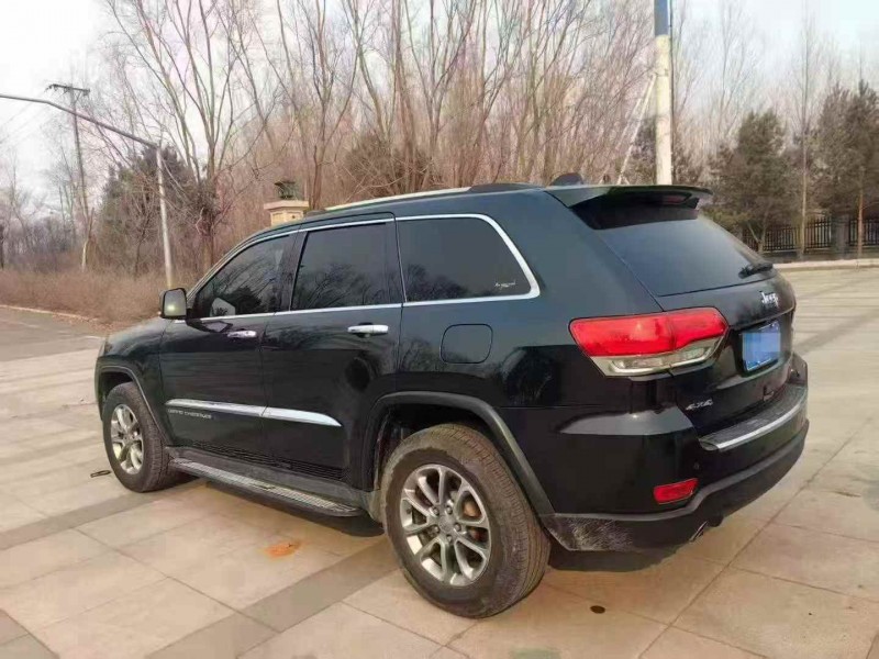 潍坊16年Jeep大切诺基8