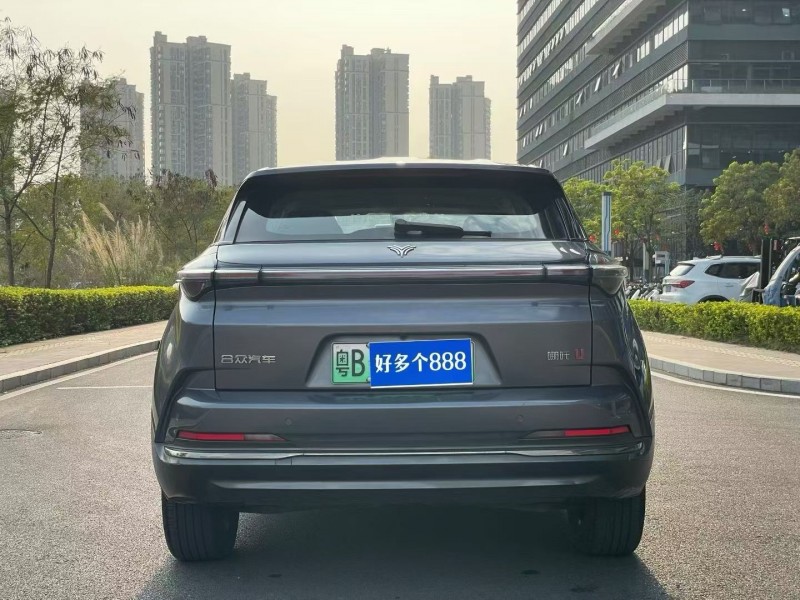 珠海24年哪吒U5