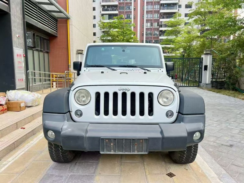 佛山17年Jeep牧马人1