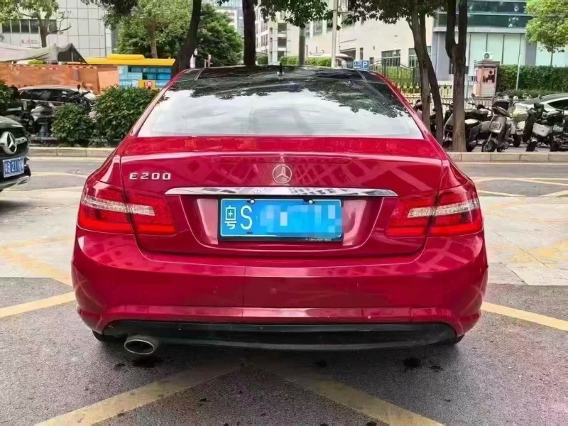 深圳13年奔驰E9