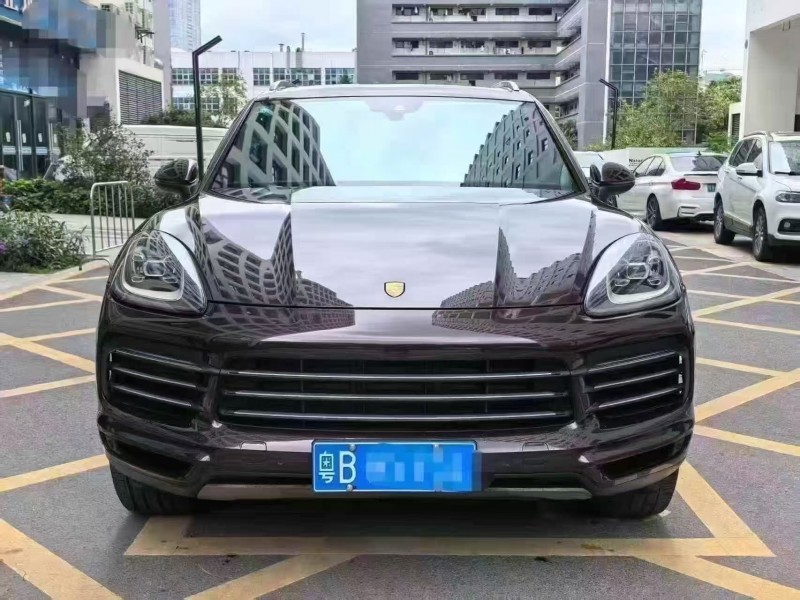 深圳19年保时捷卡宴1