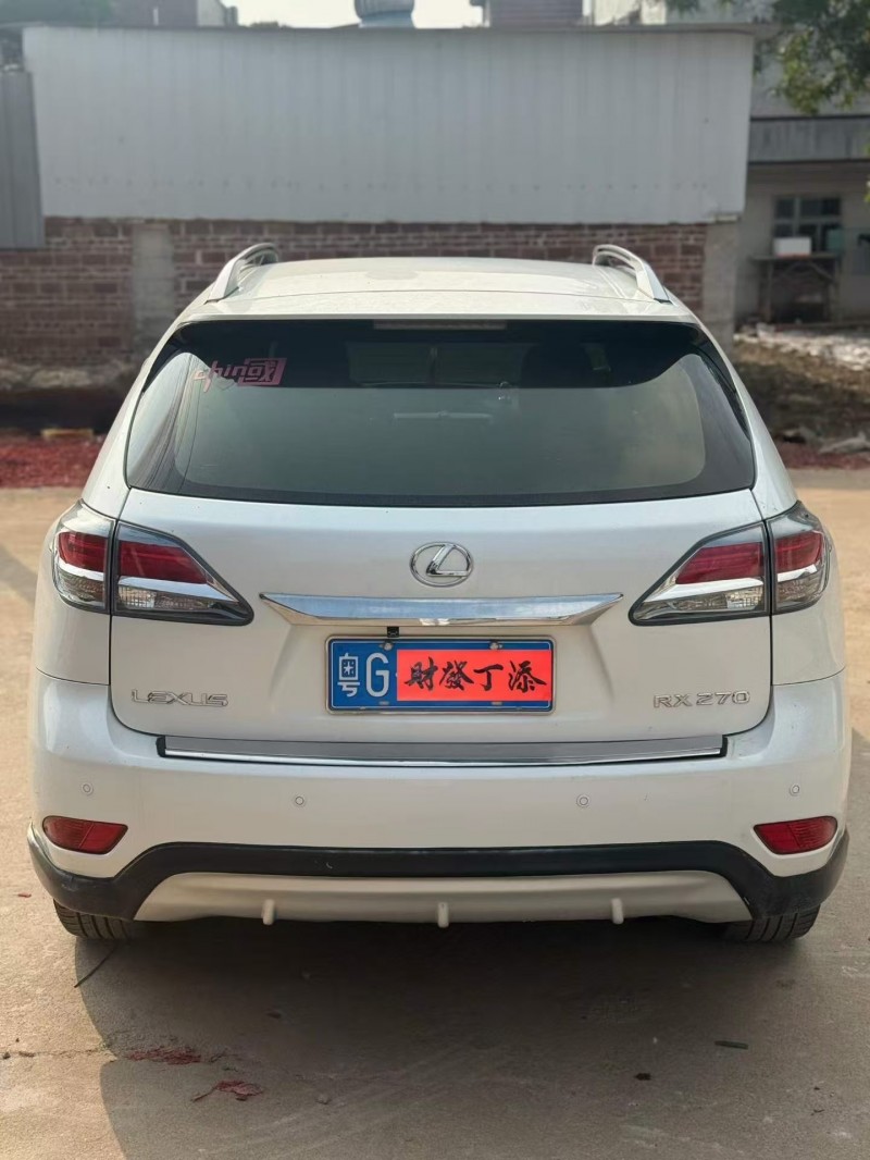 汕头13年雷克萨斯RX8