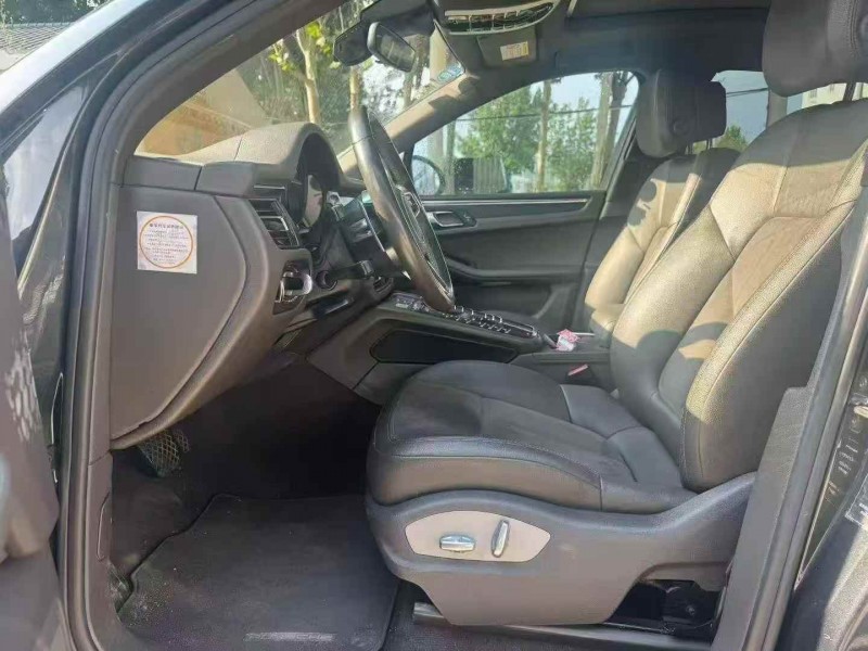 洛阳19年保时捷Macan4