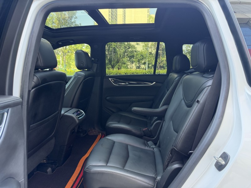 济宁20年凯迪拉克XT67