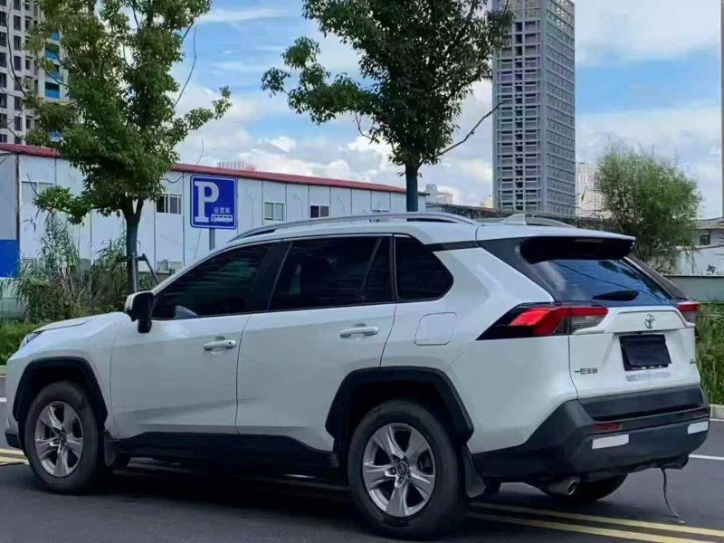 鄂州24年丰田RAV47
