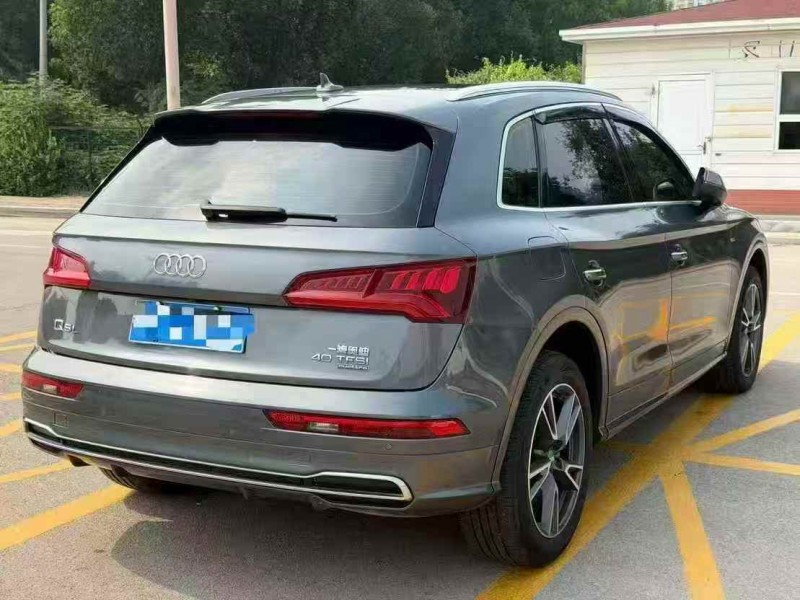 东营19年奥迪Q58