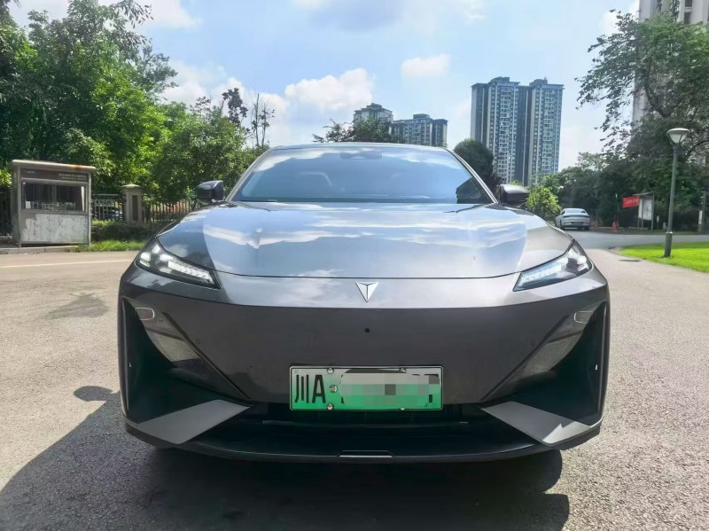 成都23年長安汽車深藍1