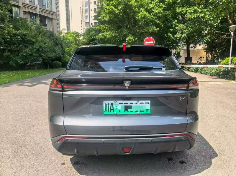 成都23年長安汽車深藍9