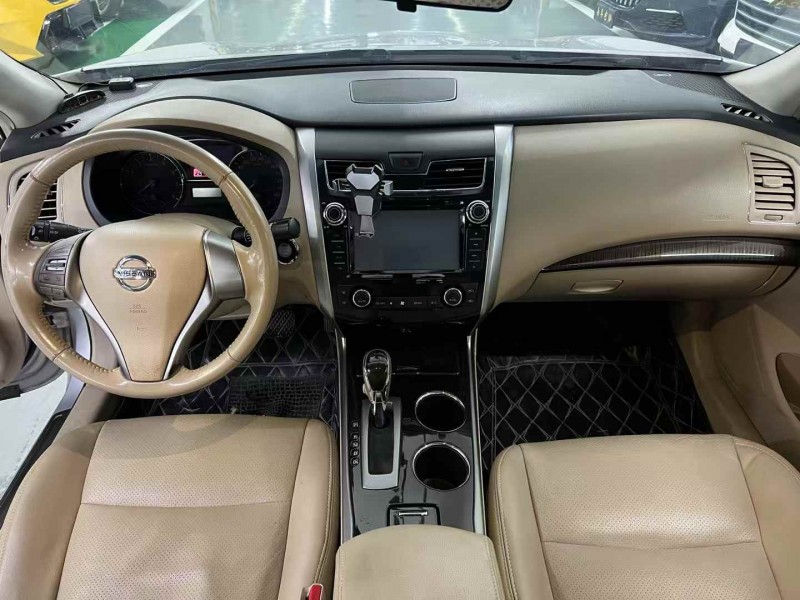 深圳14年日產天籟5