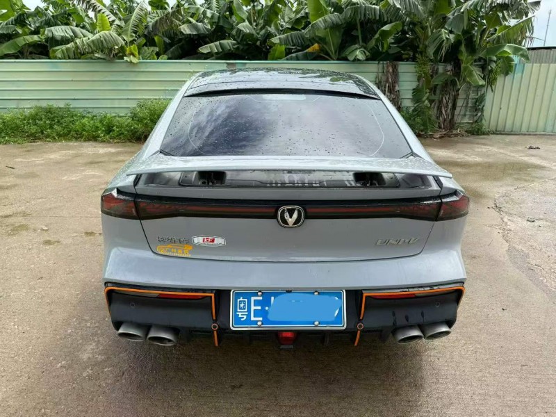 中山23年長安汽車UNI5