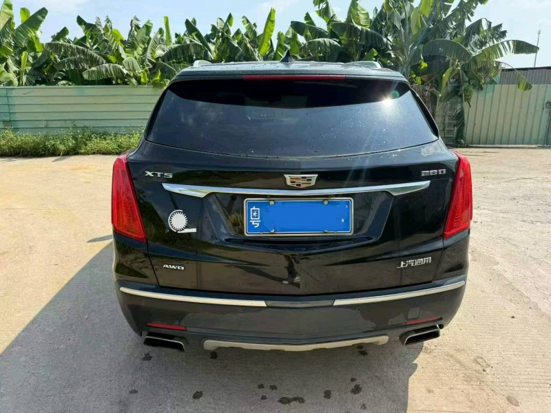 中山19年凯迪拉克XT53