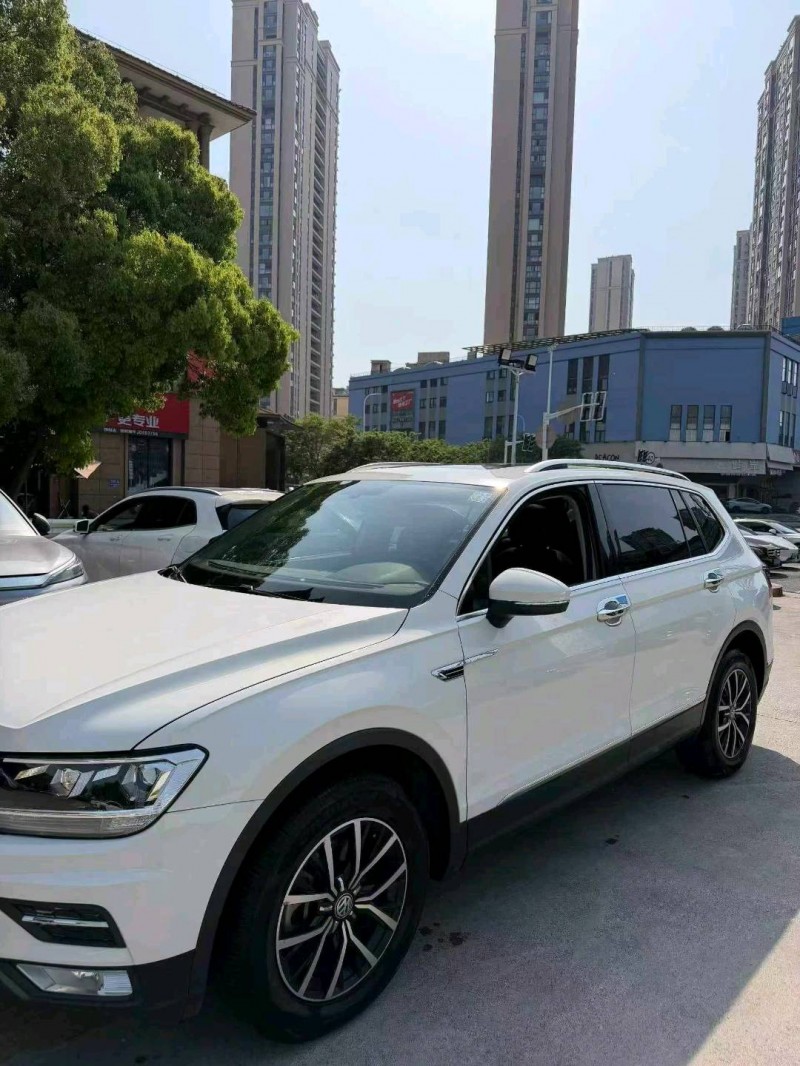 南通19年大众途观3