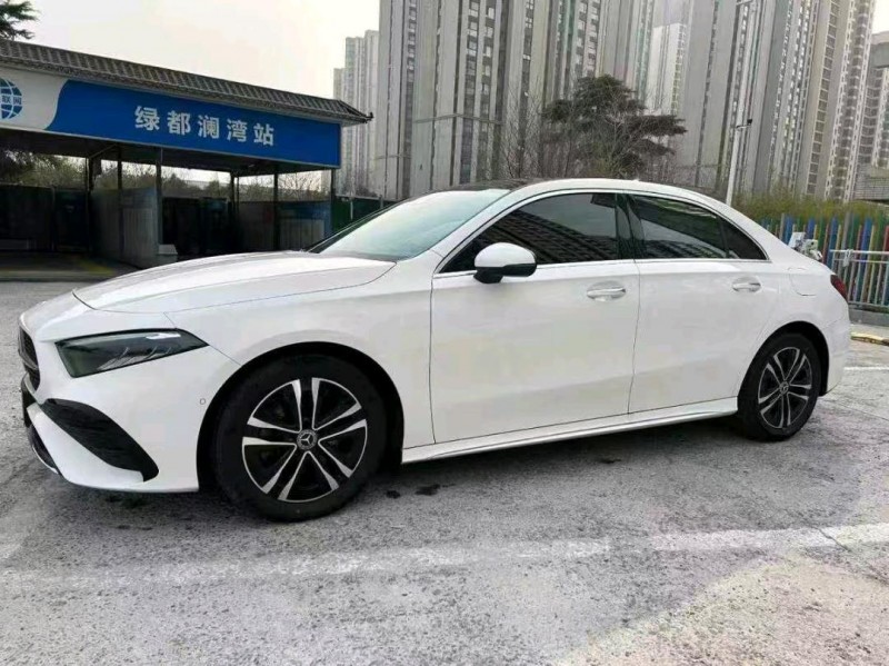 郑州23年奔驰A3