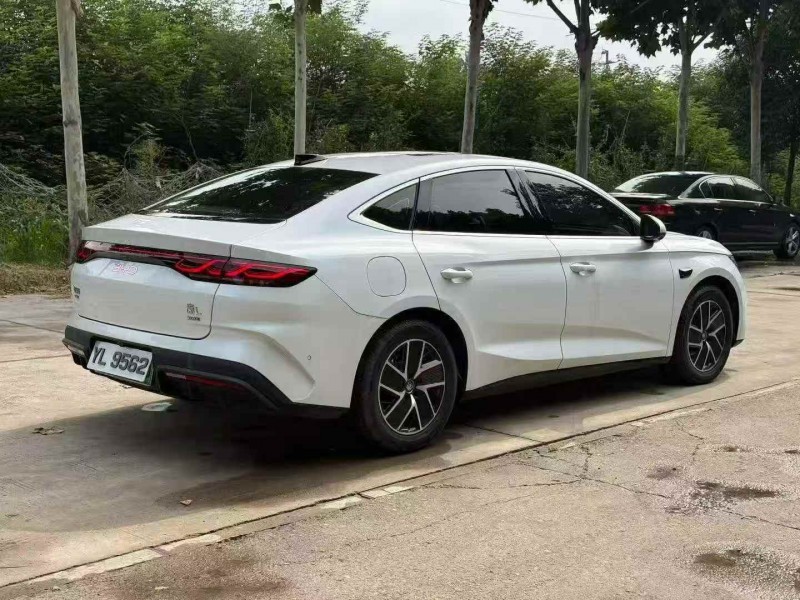郑州25年比亚迪秦8
