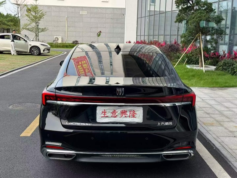 阳江25年别克君越8