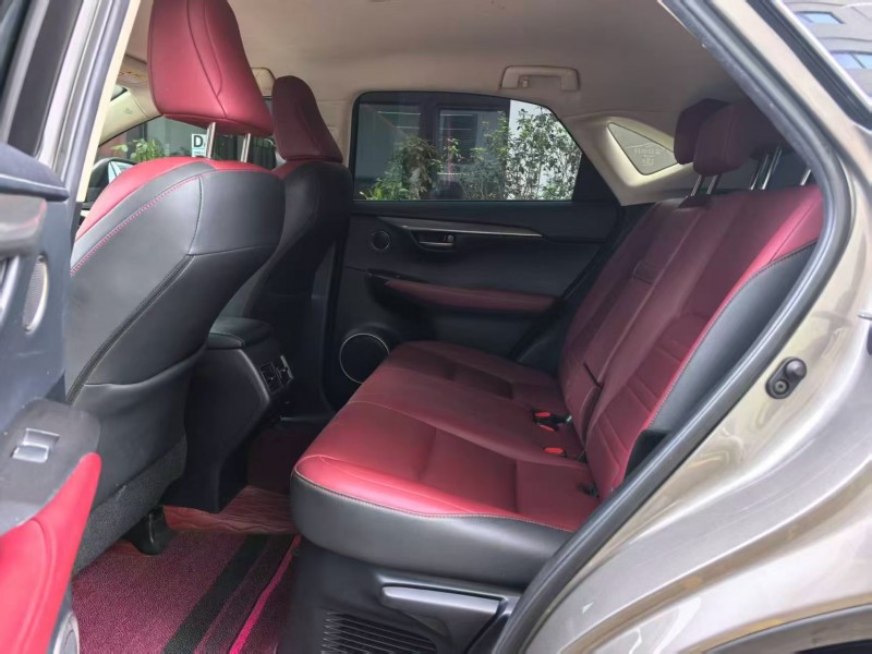 广州20年雷克萨斯NX4