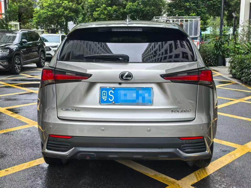 广州20年雷克萨斯NX9